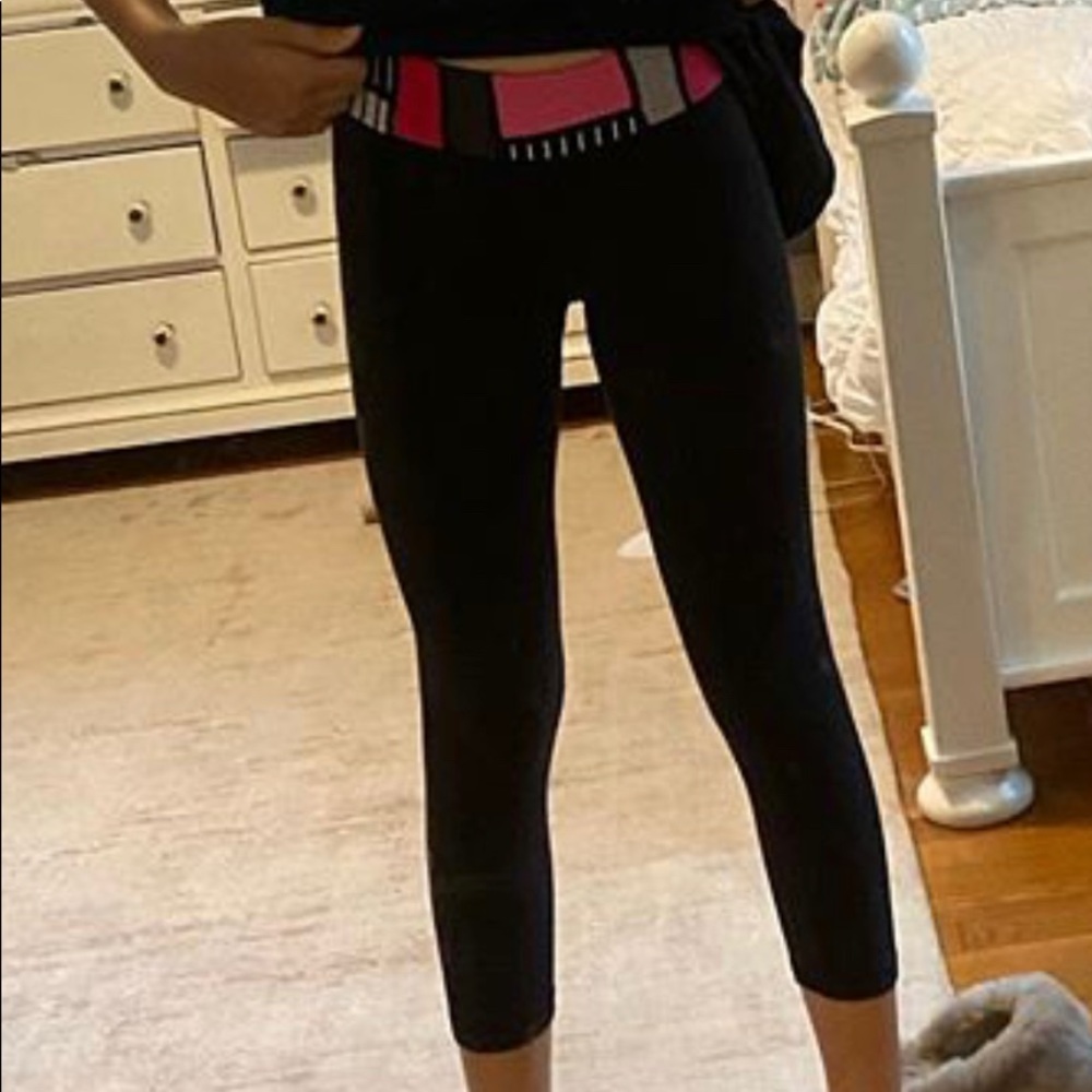 Black Ivivva cropped leggings reversible